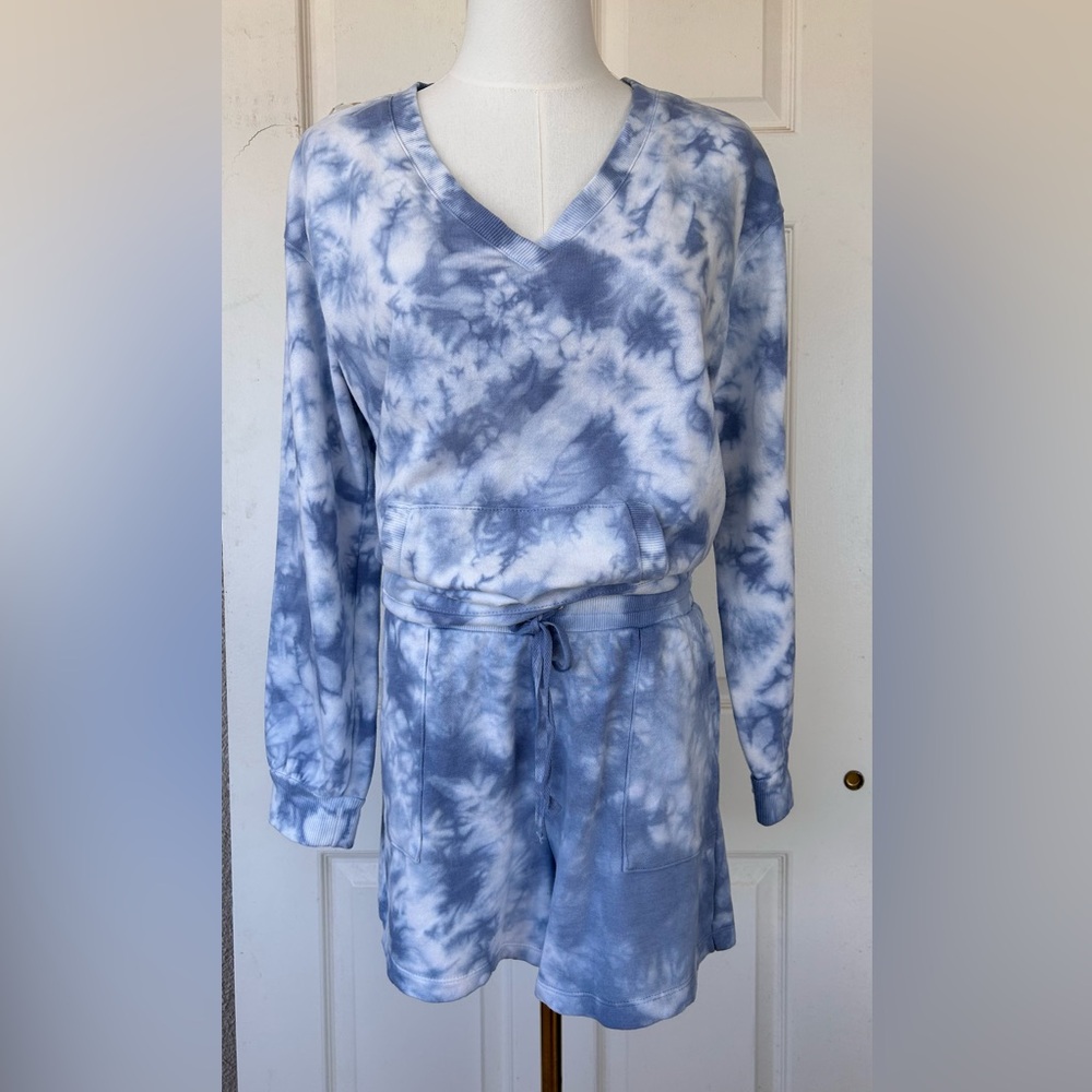 Vince Camuto Sweatshirt Shorts Set Tie Dye V-Neck Tie Waist Size Small